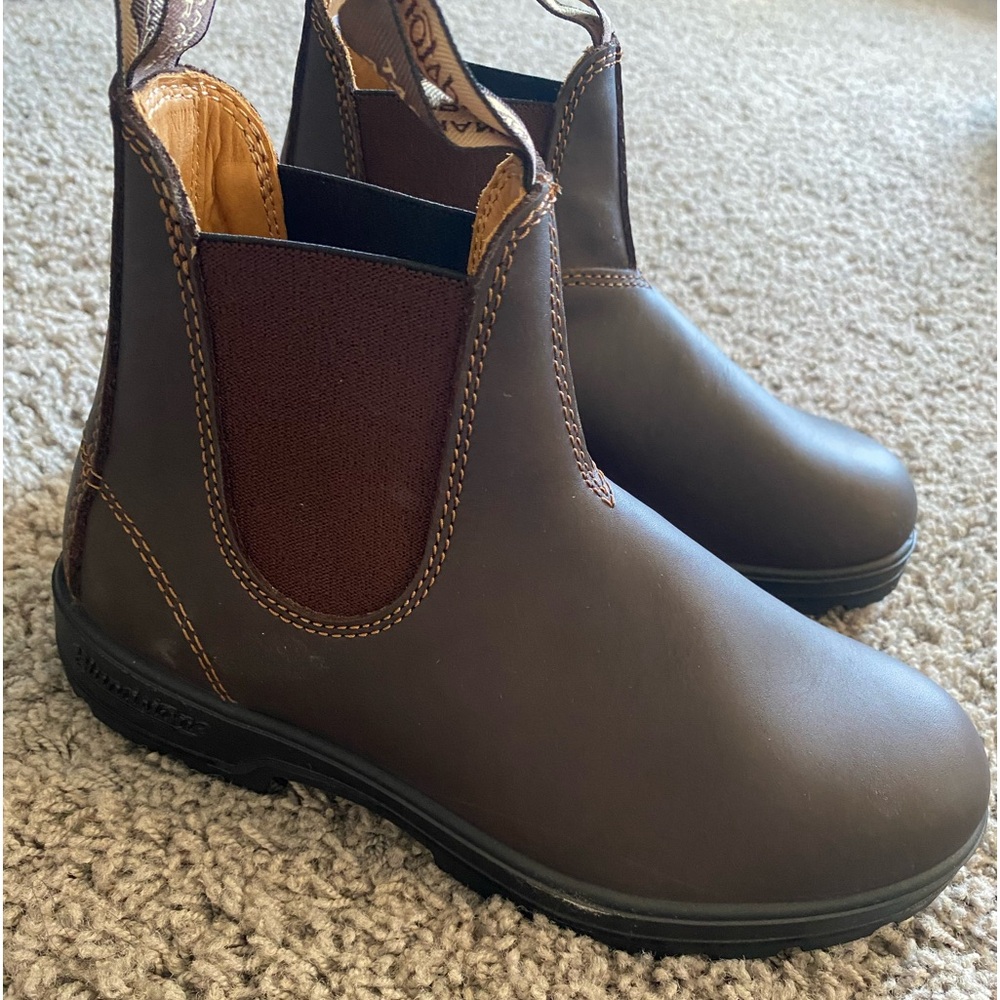 NIB Blundstone leather boots Walnut 7.5